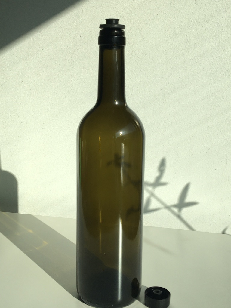 Bouteille 0.75l + bouchon verseur C/R